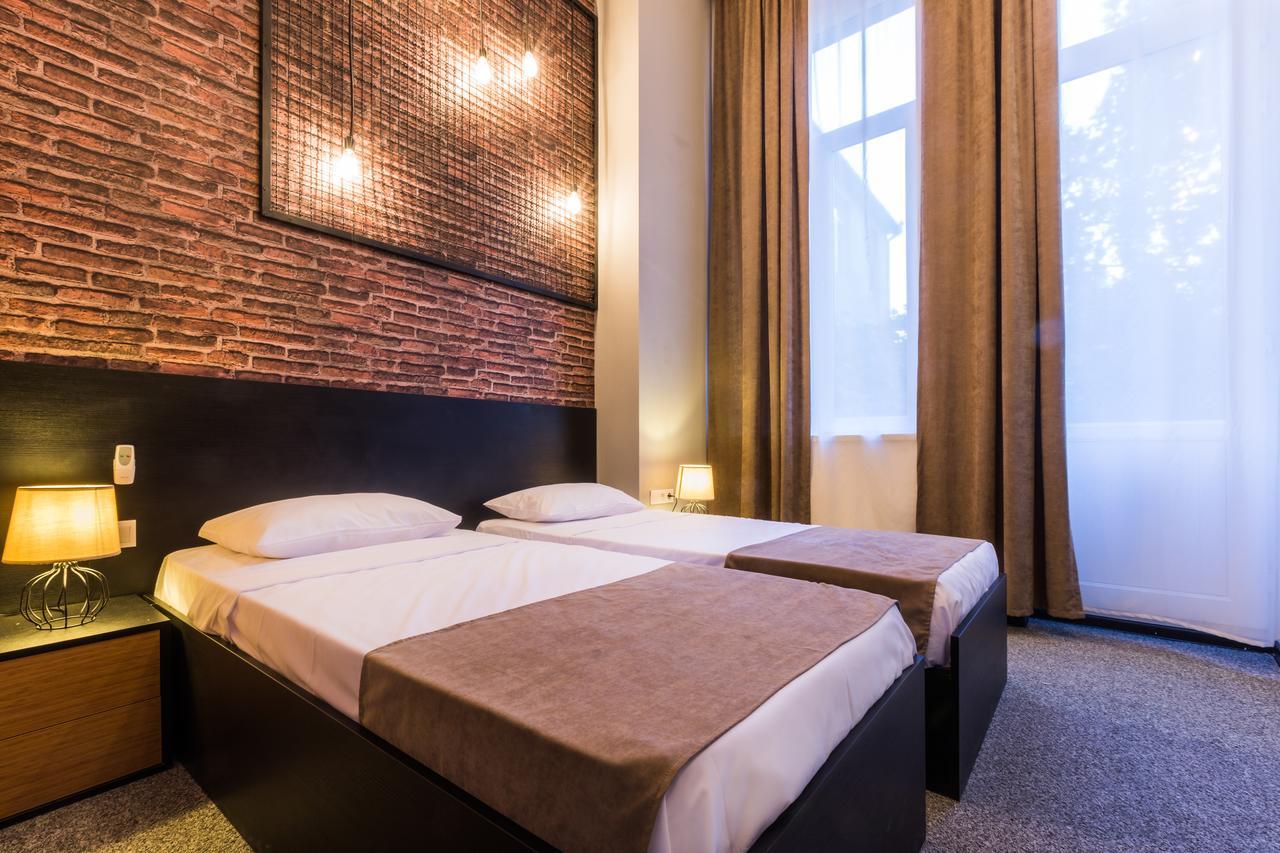Tbilisi Times Hotel Buitenkant foto